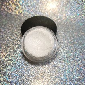Sparkle mineral eyeshadow